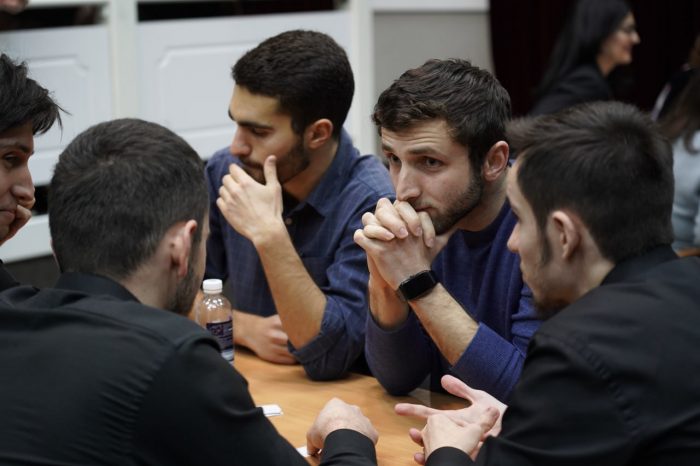 Новогодняя битва эрудитов: в КБГУ прошёл праздничный турнир «ЧГК»