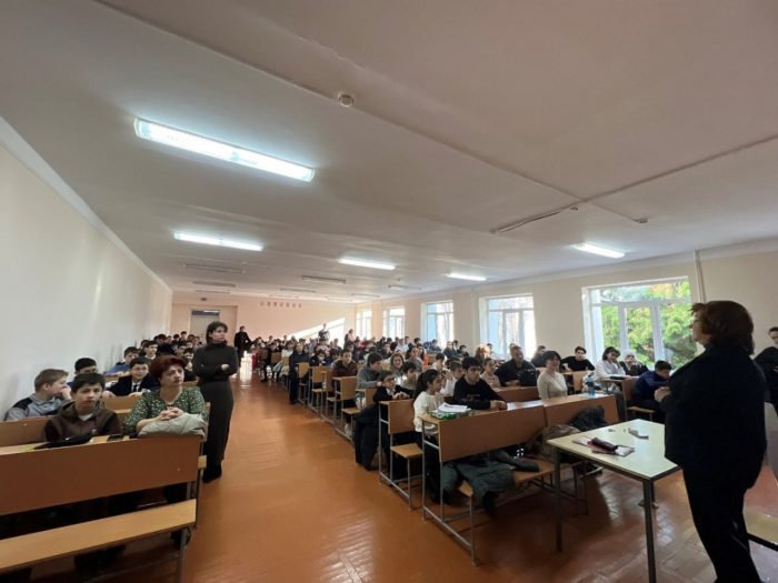 КБГУ собрал юных айтишников на олимпиаде «INFO-2025»