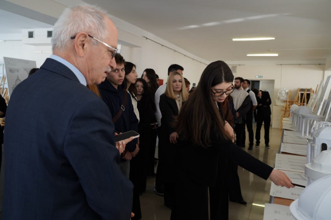 Первый просмотр проектов первокурсников-архитекторов в ИАСиД КБГУ