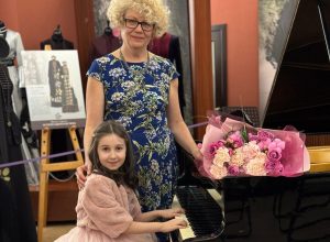 В КБР впервые: в КБГУ вручены свидетельства об авторских правах девятилетней Ариане Хашировой