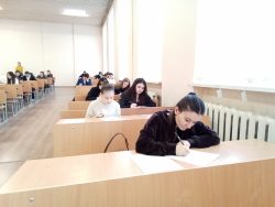 В ИМиЕН КБГУ прошли открытые олимпиады по физике и биологии среди обучающихся 10-11 классов