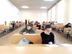 В ИМиЕН КБГУ прошли открытые олимпиады по физике и биологии среди обучающихся 10-11 классов