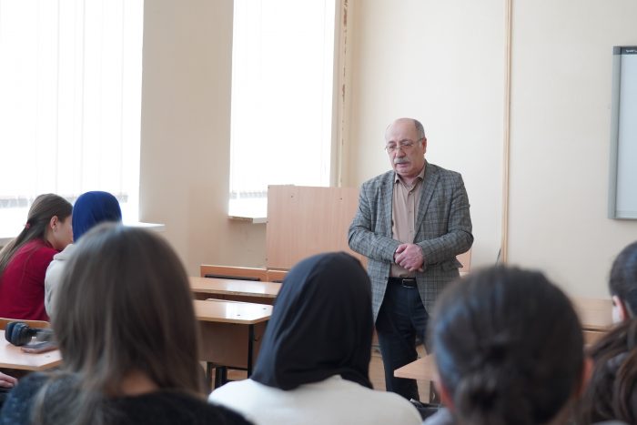 Акцент на сохранении языка: научный семинар по карачаево-балкарской филологии в КБГУ