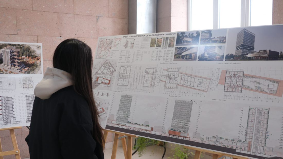 Выставка студенческих проектов в ИАСиД КБГУ: синтез науки и искусства