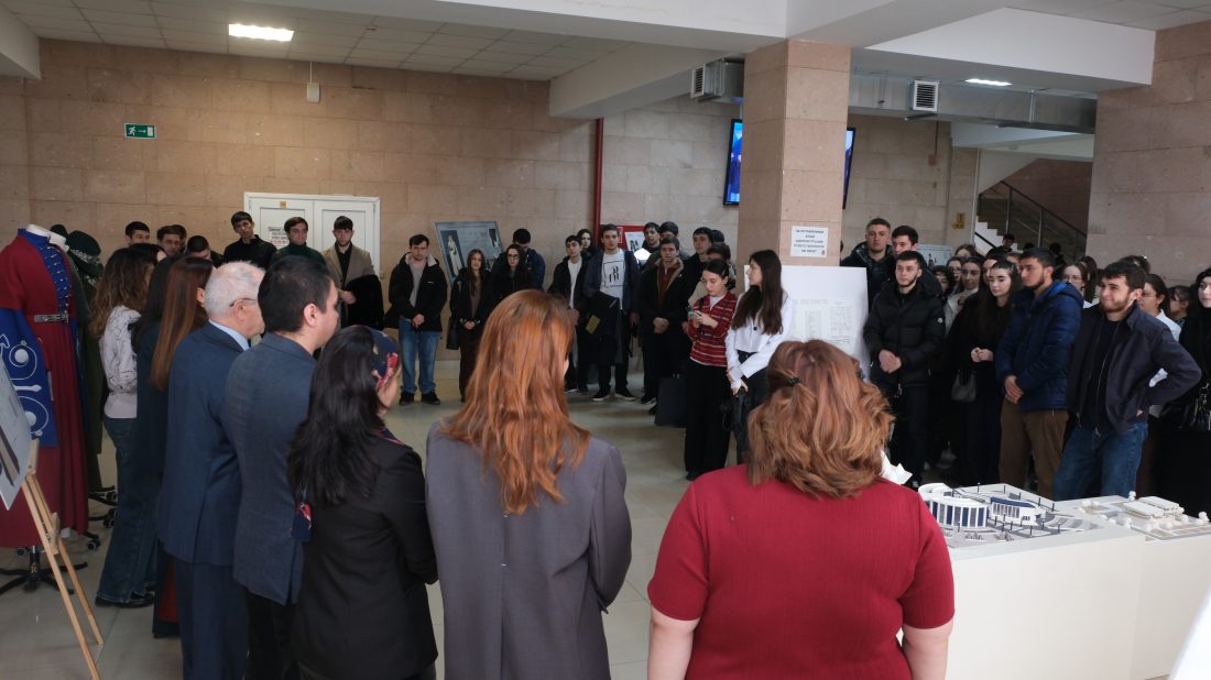 Выставка студенческих проектов в ИАСиД КБГУ: синтез науки и искусства