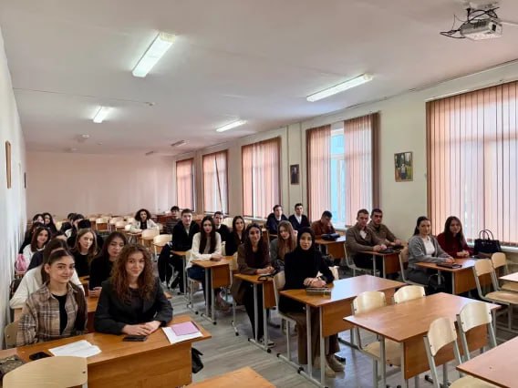 Студенты-юристы КБГУ узнали о практике работы ФАС на мастер-классе Анны Кумаховой