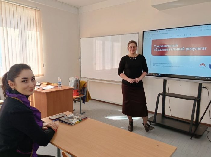 Эксперт «Вышки» Елизавета Лысова-Голомзина проводит занятия для будущих педагогов