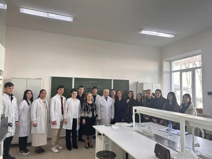 Институт математики и естественных наук КБГУ посетили школьники МКОУ «СОШ им. А.Х. Сижажева» с.п. Псычох