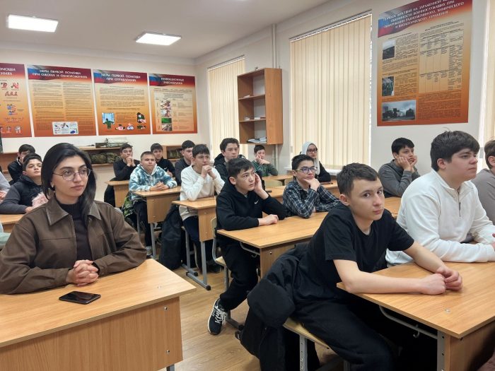 В КБГУ прошла встреча со школьниками — участниками сборов по беспилотным системам