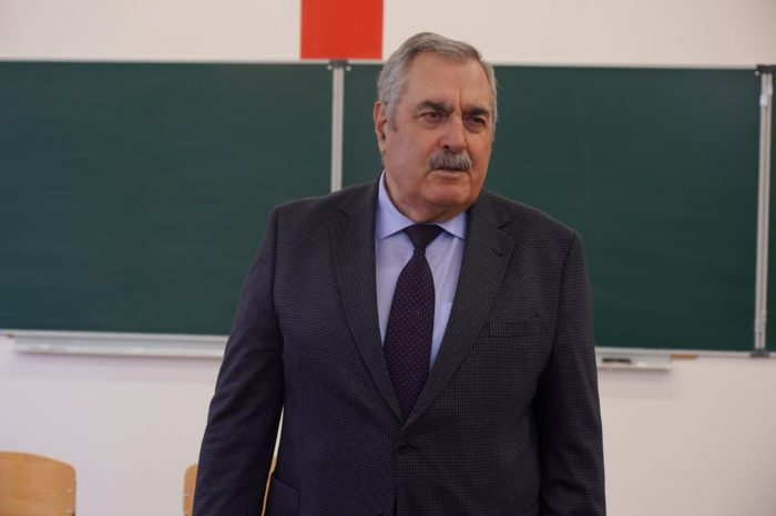 В КБГУ наградили победителей предметных олимпиад по естественным наукам