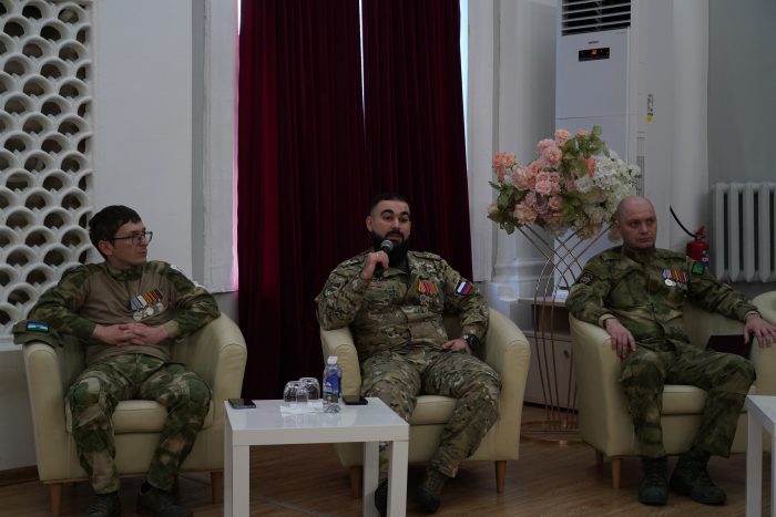 Встреча с героями: Ветераны СВО посетили Медицинский колледж КБГУ