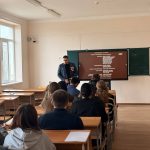 В рамках кураторского часа в ИМТиИГ состоялся коллективный просмотр и обсуждение документального фильма-расследования журналиста Андрея Медведева «Предательство»