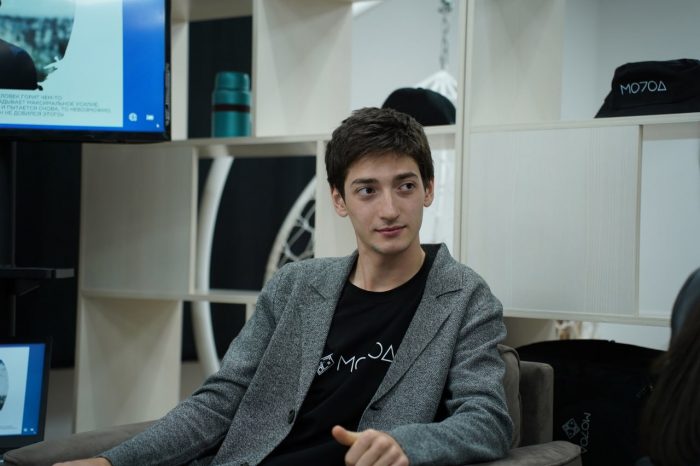 Студент КБГУ Инар Инароков стал одним из первых в регионе аттестованных экскурсоводов (гидов)