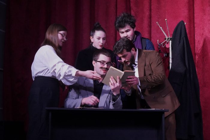 Театр КБГУ представил премьеру спектакля «Быть или не быть»