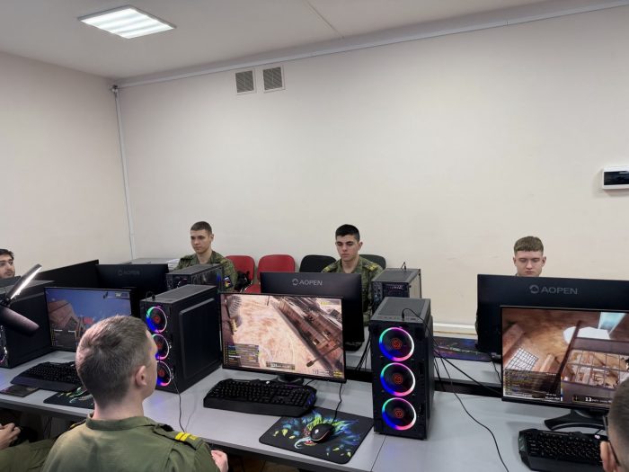 photo_5271604977958851818_y