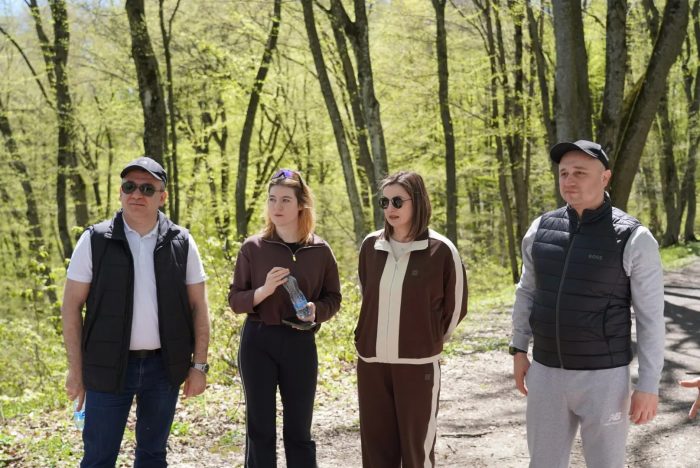 1ba7383e-9a70-40a7-9f92-b47e6a6c24ad