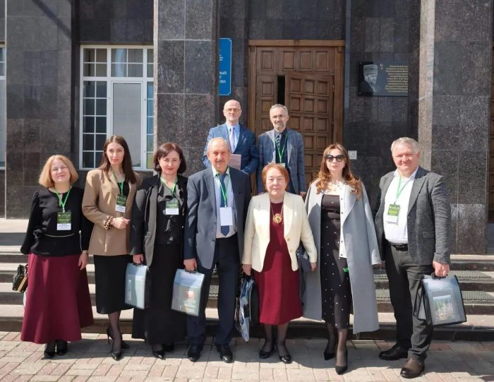 1c27e3b8-19b8-4aef-bd0f-401846ad6115