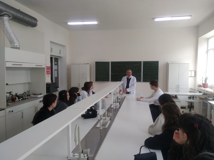 ИМиЕН посетили школьники регионального проекта сетевых психолого-педагогических классов ГБУ ДПО «Центр непрерывного повышения профессионального мастерства педагогических работников» Минпросвещения КБР