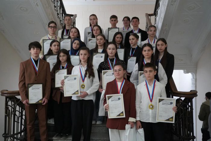 Сохраняя корни: В КБГУ наградили дипломантов Северо-Восточной олимпиады по родному языку и литературе