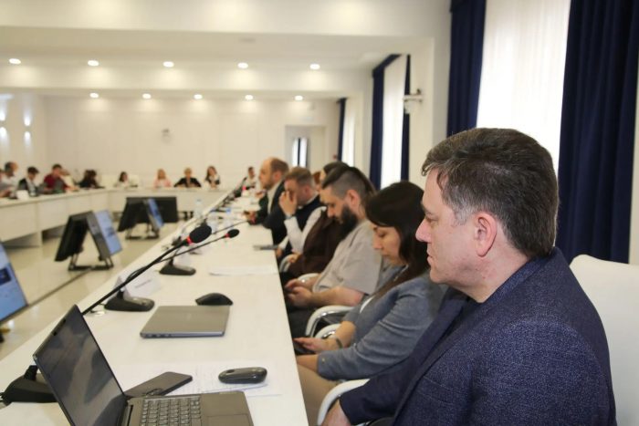 53d1a452-a75a-4ec5-b5e7-d18ef273cf5c