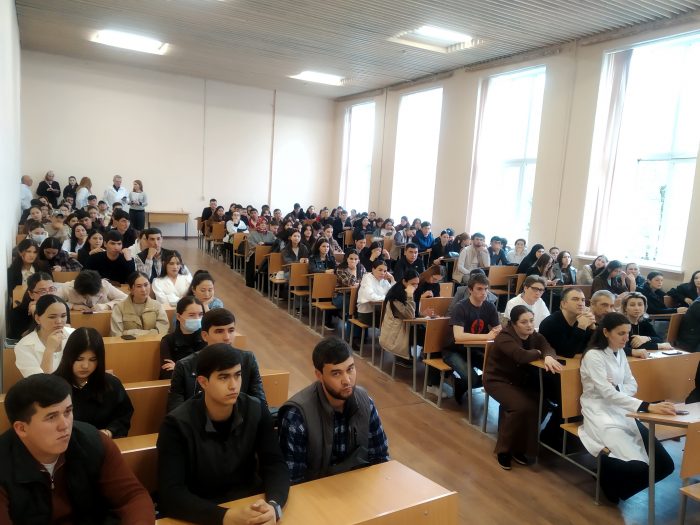 В ИМиЕН прошел объединенный кураторский час, посвященный Дню памяти жертв геноцида советского народа