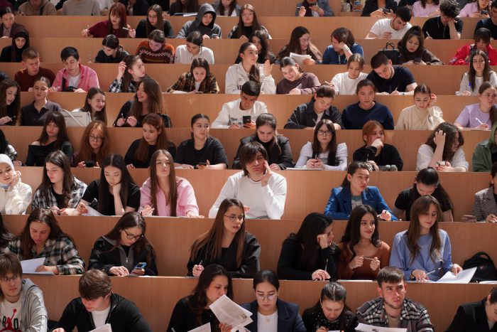 «Время не имеет власти над величием всего, что мы пережили в войну»: в КБГУ состоялся «Диктант Победы – 2026»