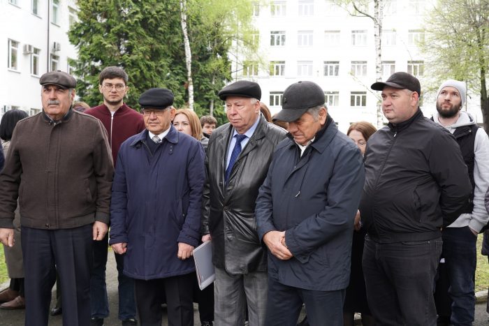 «Дело учителя живо»: в КБГУ почтили память основателя полимерной школы Абдулаха Микитаева