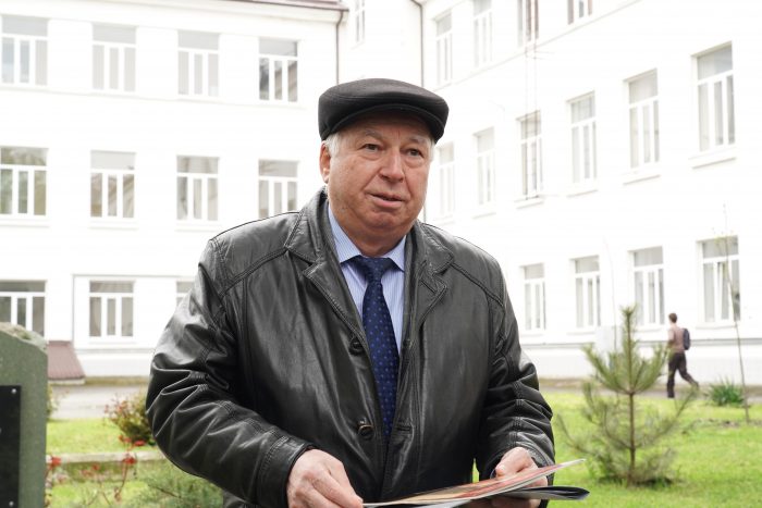 «Дело учителя живо»: в КБГУ почтили память основателя полимерной школы Абдулаха Микитаева