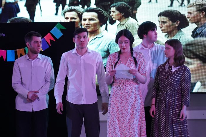 «Одноклассники. 1941»: спектакль-реквием театра «Занавес» в КБГУ ко Дню Победы