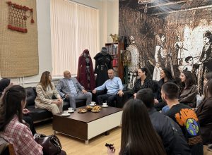 Студенты КБГУ встретились с заслуженным артистом КБР Ахмедом Хамурзовым
