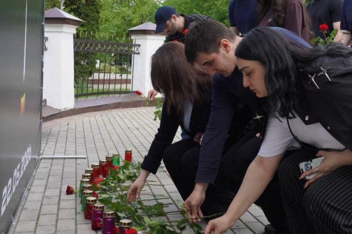 В КБГУ почтили память погибших при атаке на Старобельск