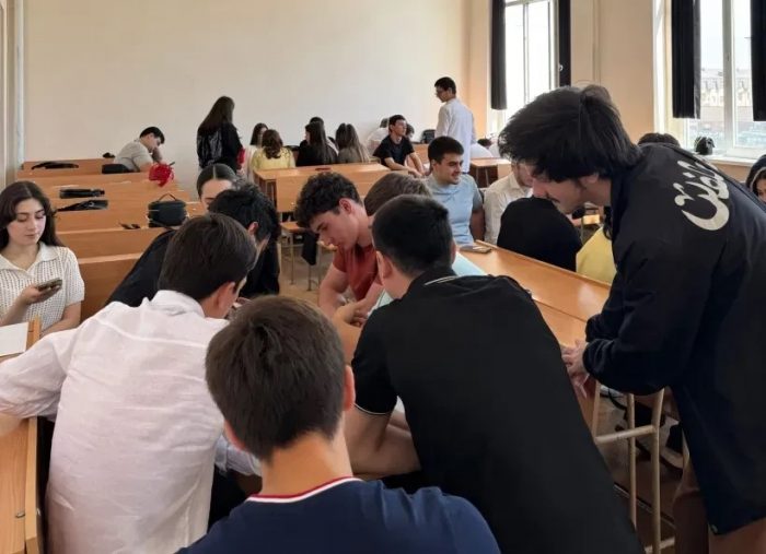 В ИПЭиФ КБГУ прошла игропрактика по командной работе