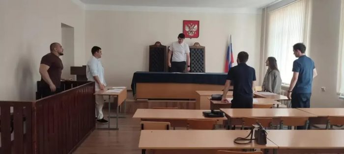 Магистры ИПЭиФ КБГУ отработали практические навыки ведения уголовного процесса на игровом судебном заседании