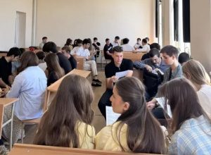 В ИПЭиФ КБГУ прошла игропрактика по командной работе