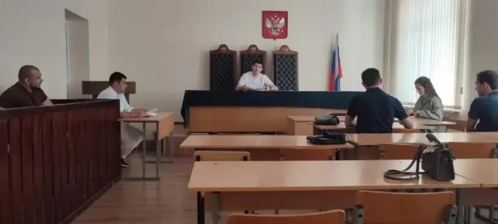 Магистры ИПЭиФ КБГУ отработали практические навыки ведения уголовного процесса на игровом судебном заседании