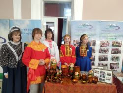 Студенты ИМиЕН посетили выставку национально-культурных центров КБР