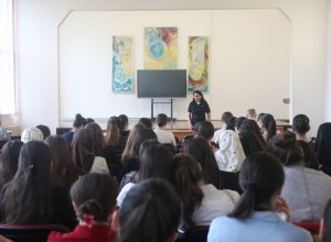 Закон, безопасность и ответственность: в Медколледже КБГУ прошла встреча с инспекторами ГИБДД