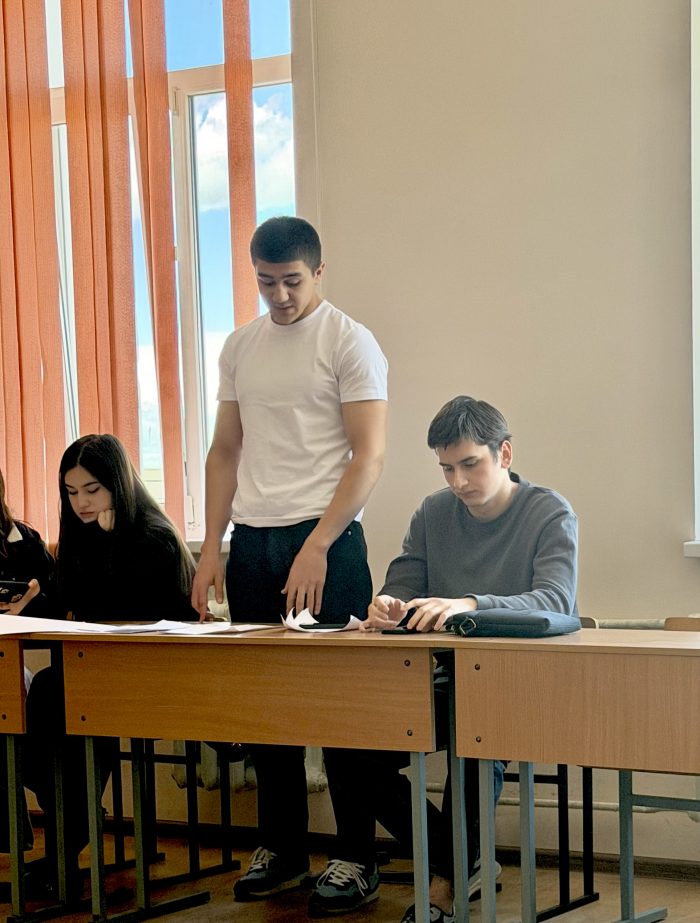 2.06.26 состоялось заседание круглого стола «Креатив в рекламе» в рамках работы Студенческого научного кружка «Менеджмент и маркетинг ХХI века» ИМТ и ИГ КБГУ