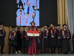 Вручение дипломов англоязычным студентам