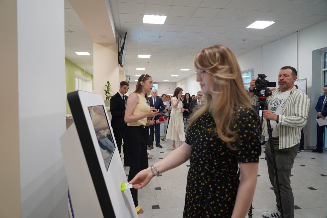 В КБГУ открыли региональное отделение МФЦ В КБГУ открыли региональное отделение МФЦ