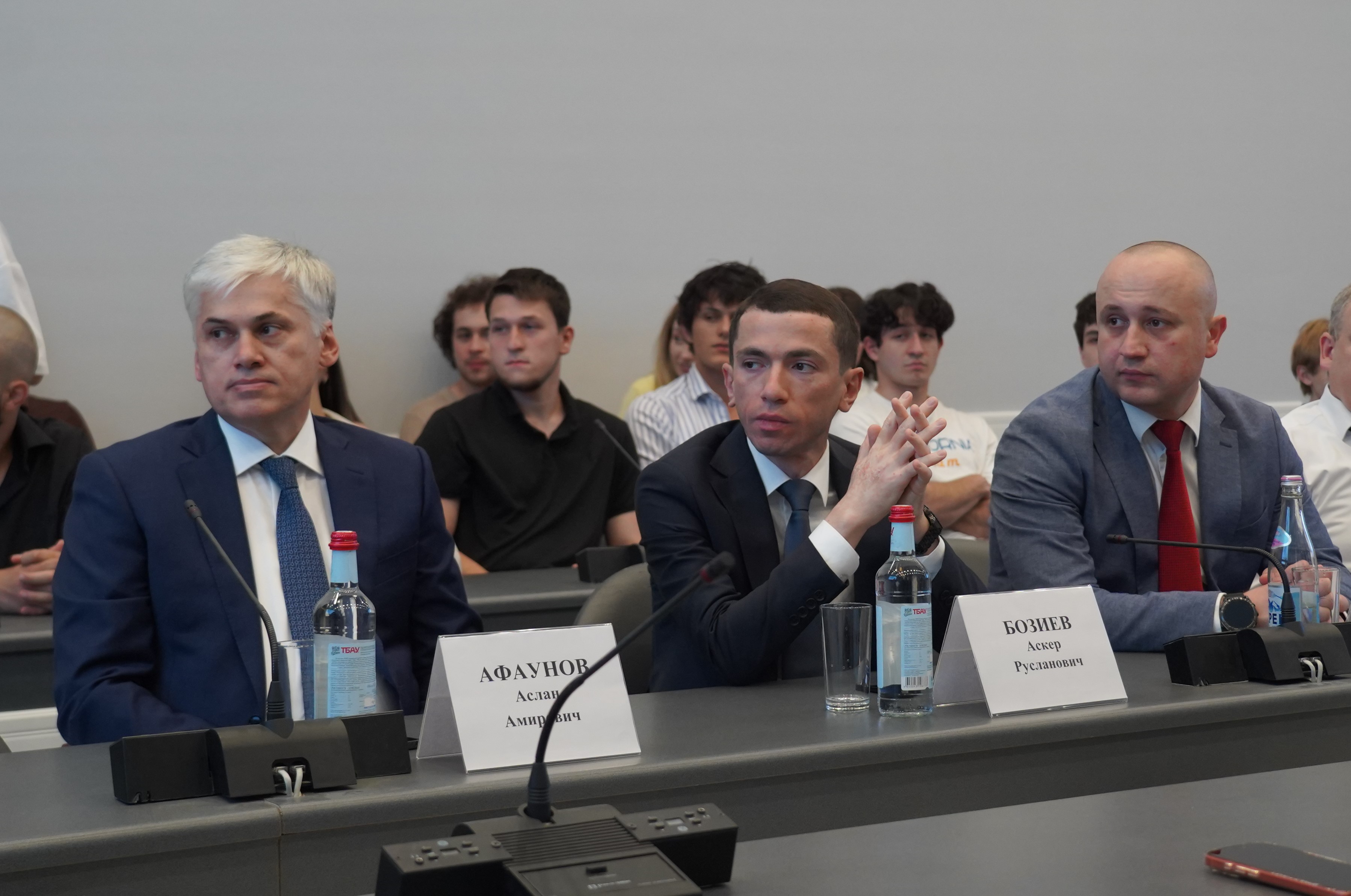 В КБГУ открыли региональное отделение МФЦ В КБГУ открыли региональное отделение МФЦ