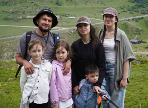 Ко Дню семьи, любви и верности Министерство по делам молодёжи Кабардино-Балкарской Республики организовало поход по живописному маршруту Чегемского ущелья – из селения Булунгу в Эльтюбю :участие ИМТиИГ
