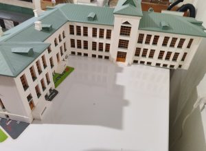 В КБГУ воссоздан архитектурный макет здания Кабардино-Горского реального училища им. Александра III