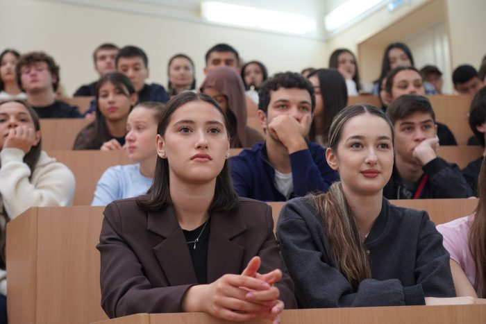 Добро пожаловать в большую студенческую семью! Как в КБГУ прошли первые встречи с первокурсниками