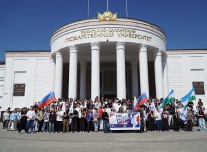 Едины против террора: студенты КБГУ и тысячи жителей КБР выступили за мир и безопасность страны