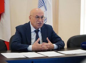 В КБГУ состоялась встреча и.о. ректора Юрия Альтудова со студентами-высокобалльниками