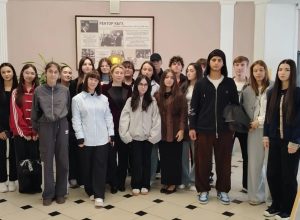 Обучающиеся 9-11 классов химико-биологической образовательной смены имени Т.Э. Энеева «Антарэс» посетили ИМиЕН, центры и лаборатории КБГУ