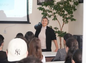 Как химия помогает физикам охотиться за нейтрино: в КБГУ прошел научный семинар