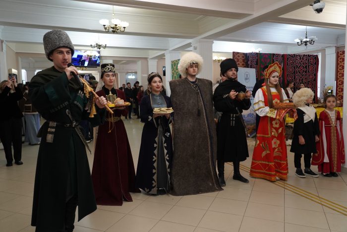 В КБГУ встретили делегацию зарубежных черкесских общин в рамках проекта «Россия – страна возможностей»